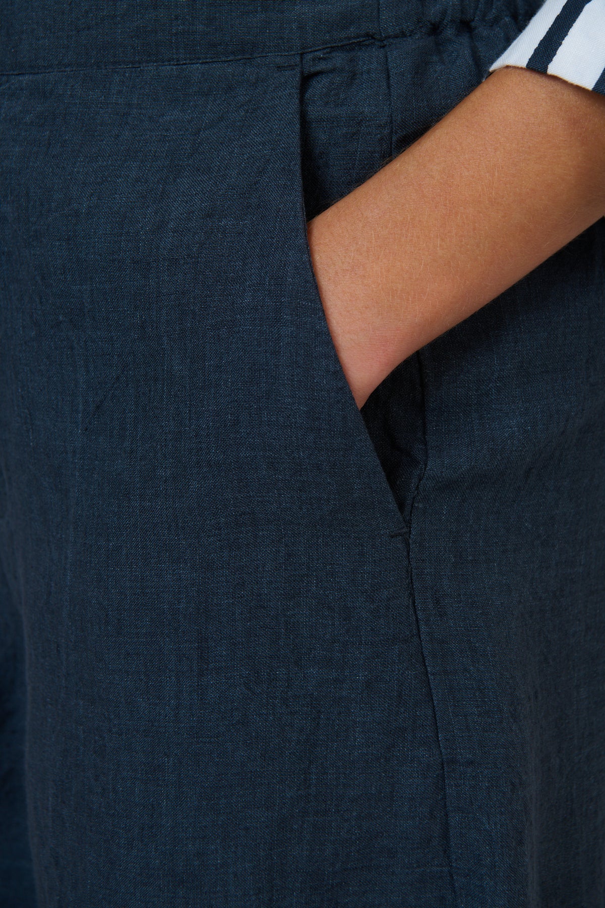 GA711 Cropped Pants