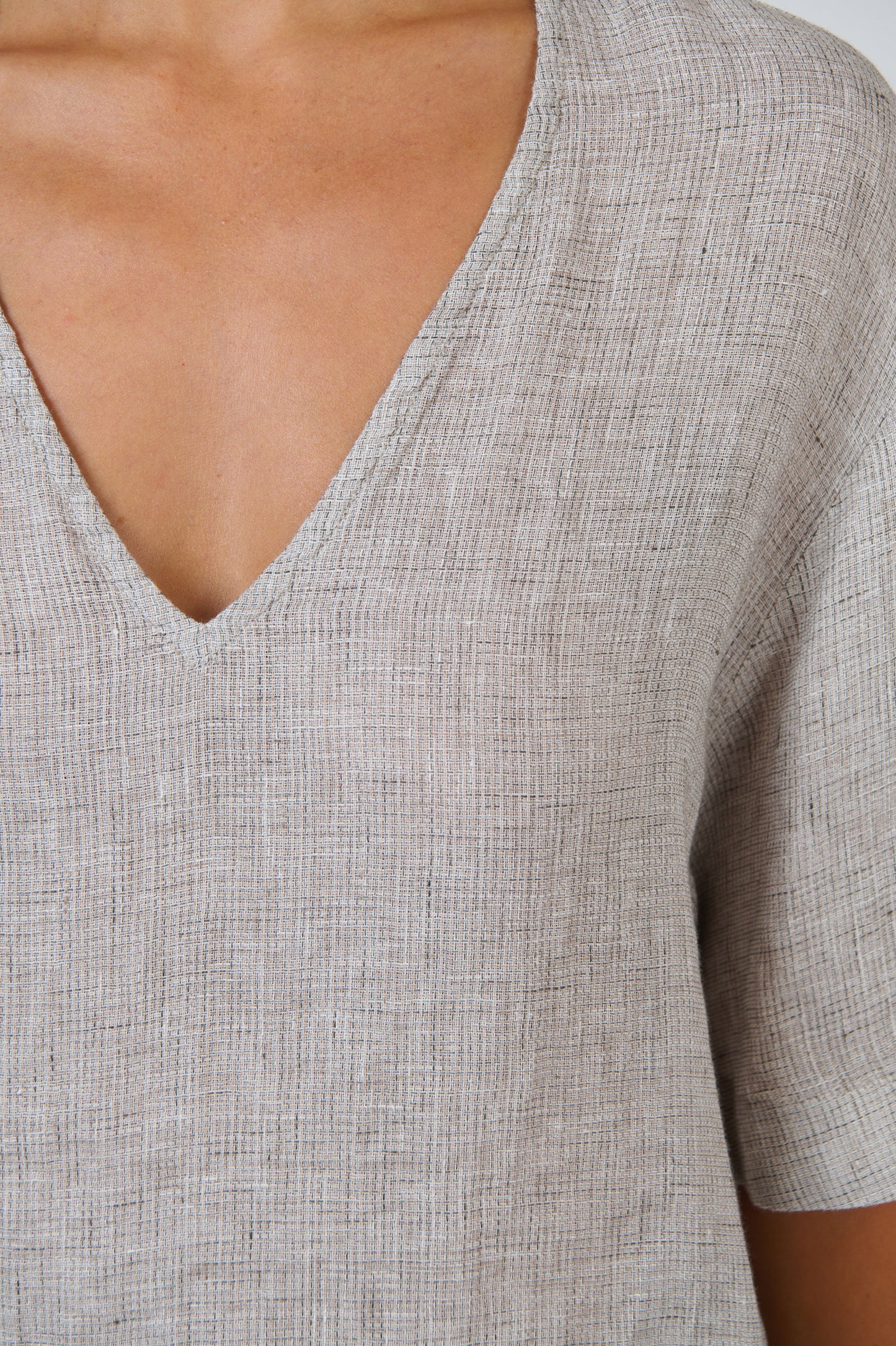 GA683 Linen V-Neck Top