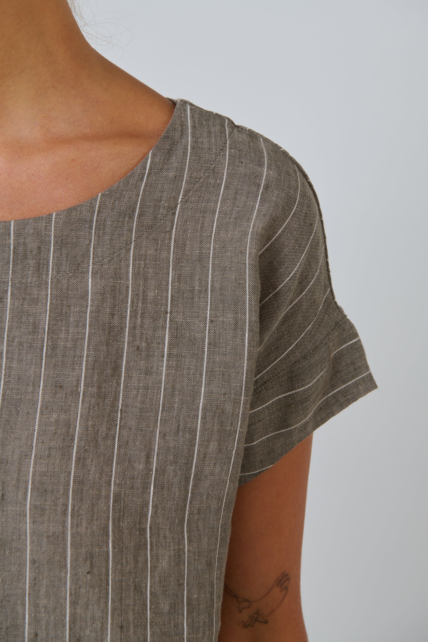 GA686 Linen Top