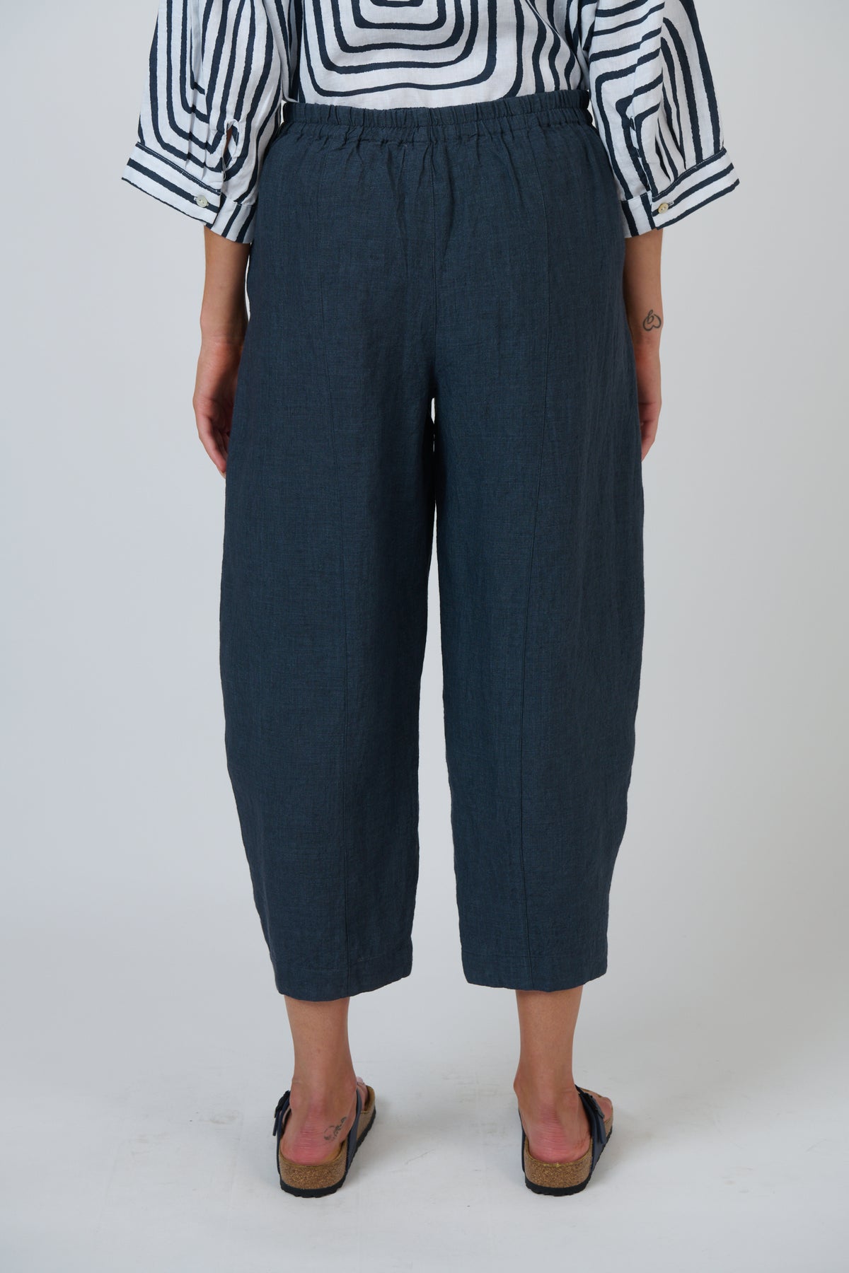 GA711 Cropped Pants
