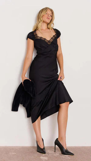 Momento Bias Midi Dress