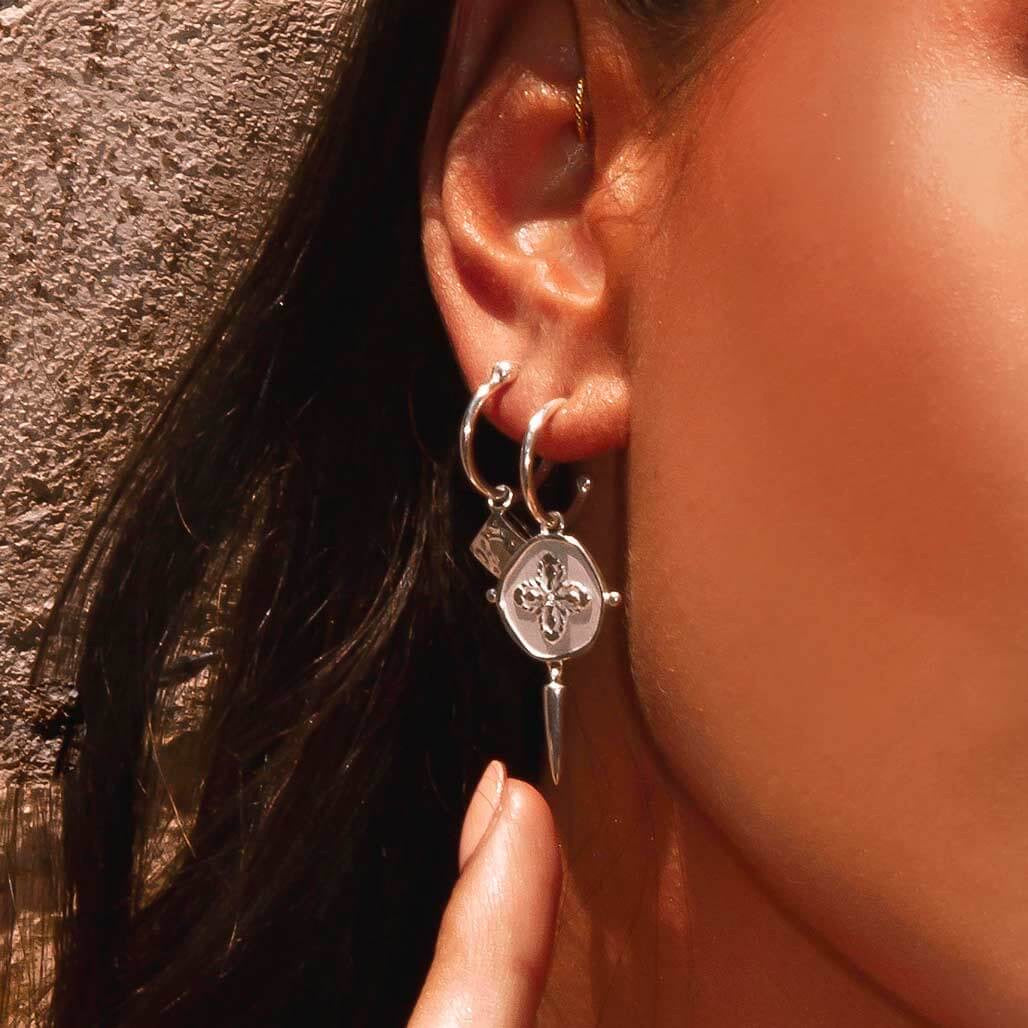 Sahara Small Hoop ER Silver/White Topaz